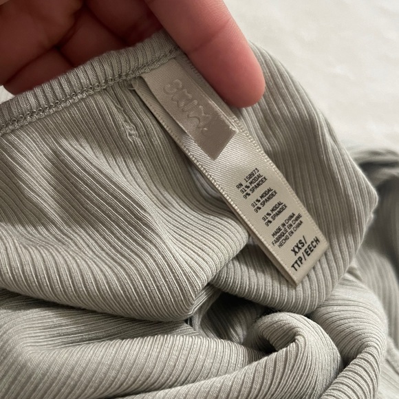 SKIMS Sage Maxi Dress - Picture 7 of 8